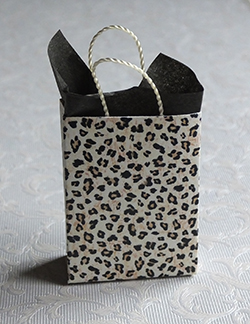 Miniature gift bag with leopardskin print