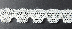 Fine English lace 7mm wide - ecru